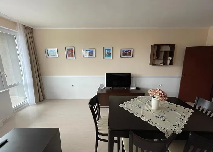 Riverside 1 With Free Parking Apartment